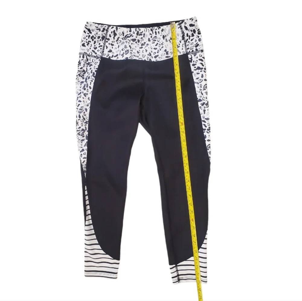 Apana Women's Black Animal Print 7/8 Workout Leggings‎ Medium